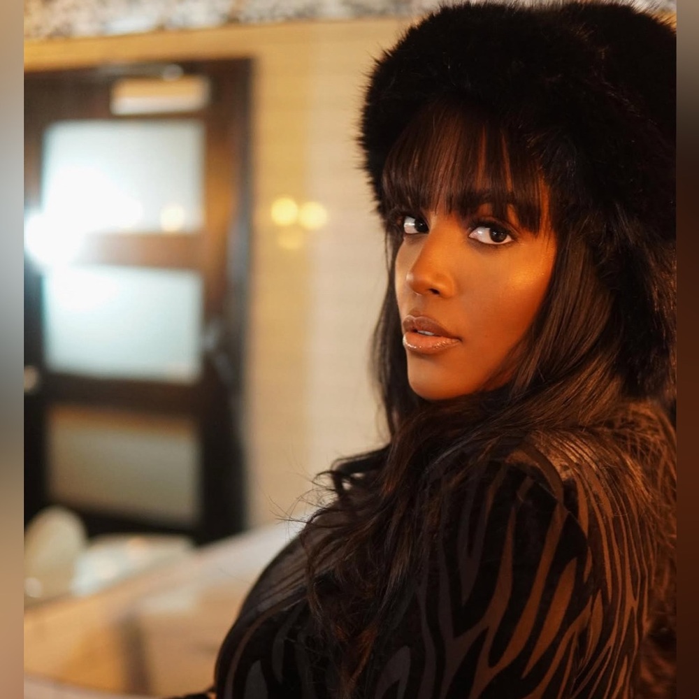 Elegant Black Faux Fur Hat for Women